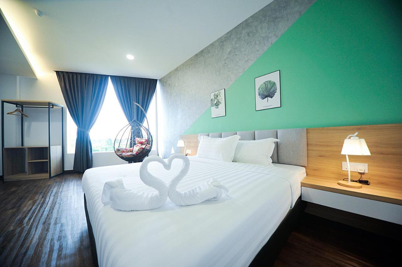 Mye Hotel Muar Esterno foto
