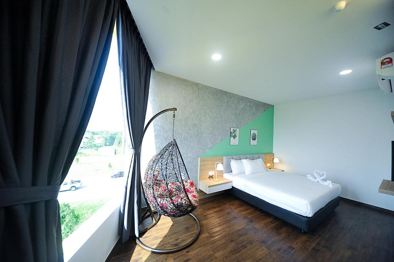 Mye Hotel Muar Esterno foto