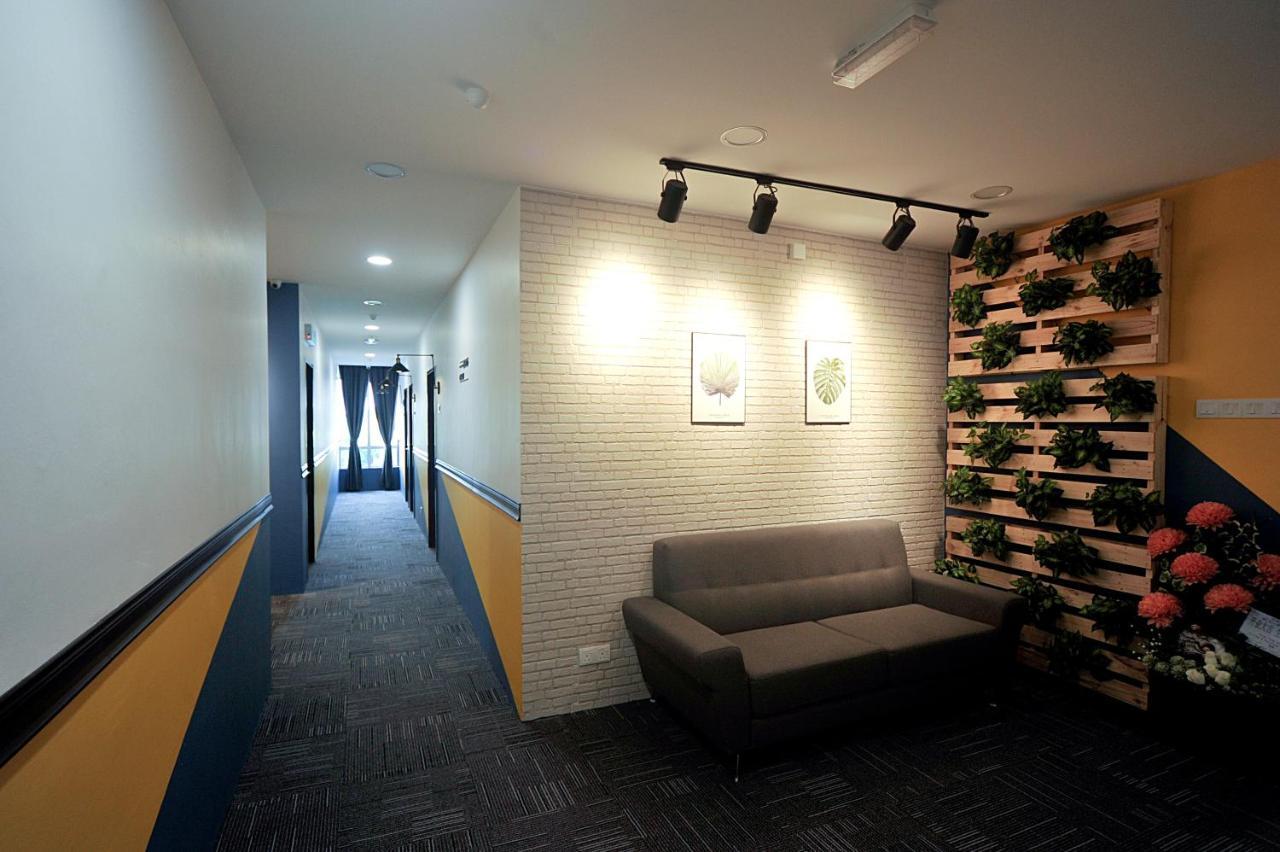 Mye Hotel Muar Esterno foto