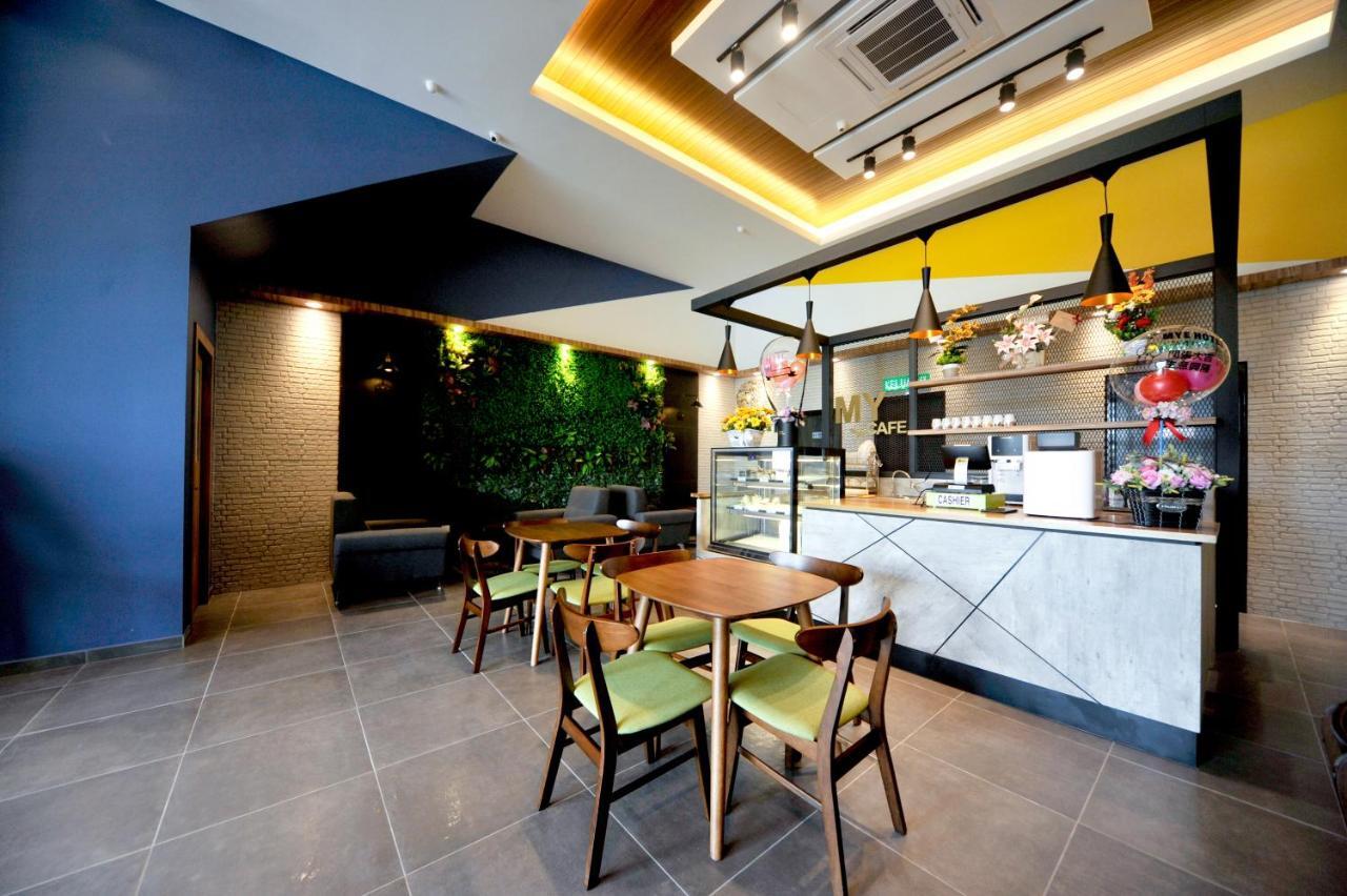 Mye Hotel Muar Esterno foto