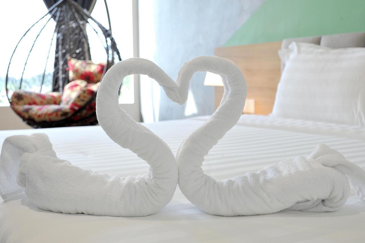 Mye Hotel Muar Esterno foto
