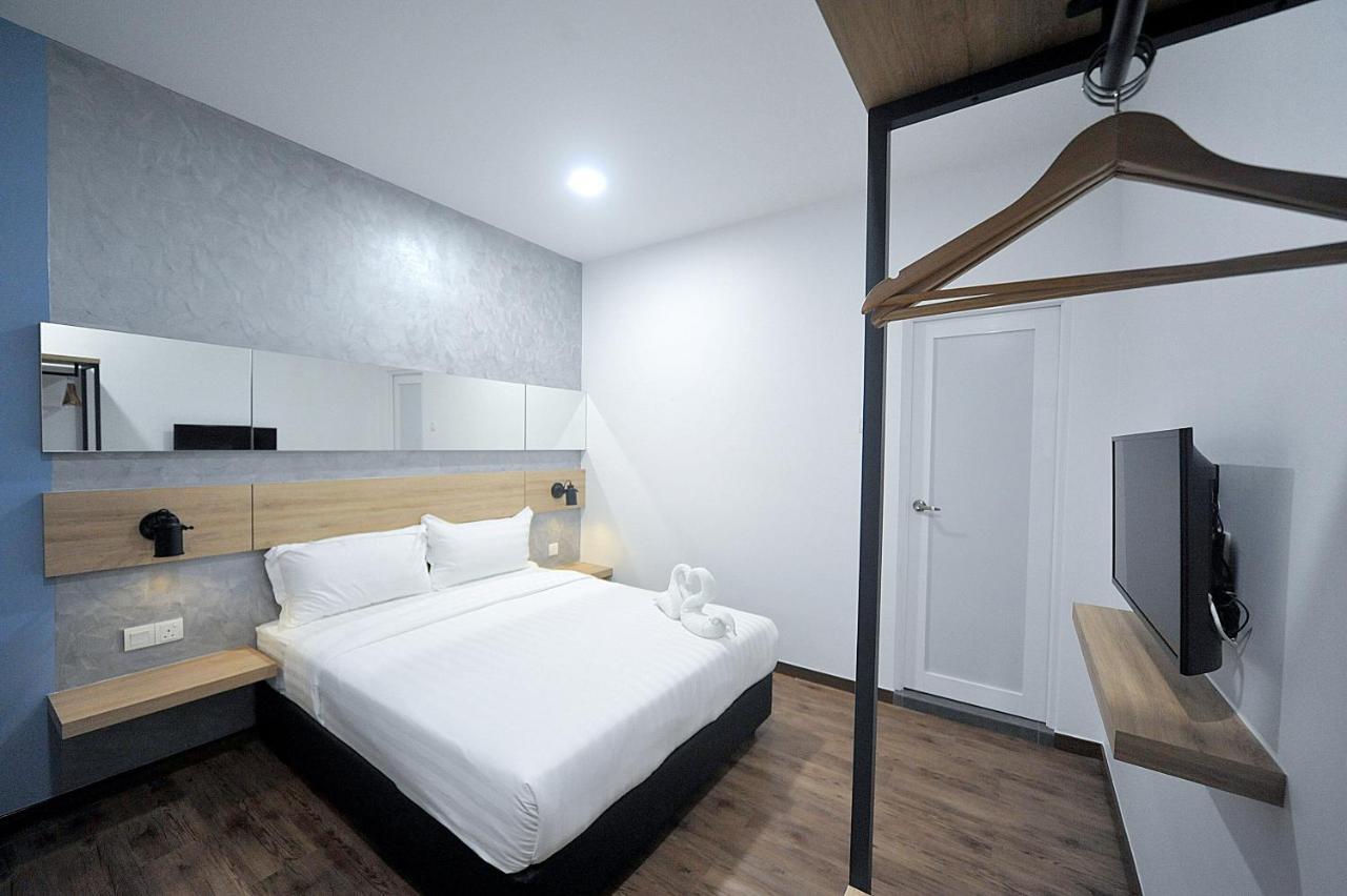 Mye Hotel Muar Esterno foto