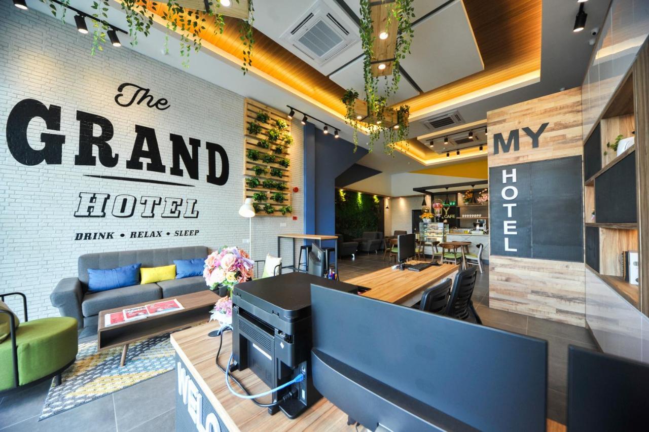 Mye Hotel Muar Esterno foto